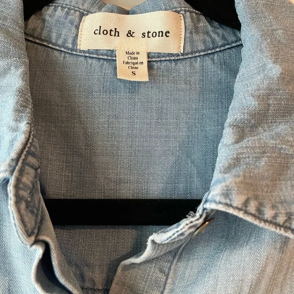 Cloth & Stone Chambray Buttondown Shirt - Picture 3 of 3